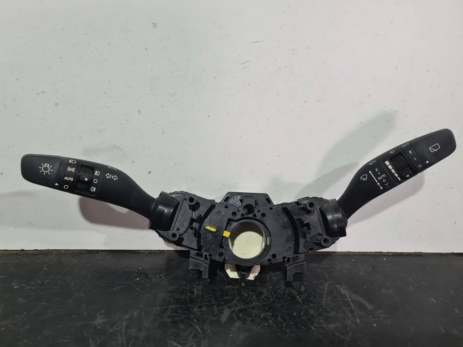 Foto de MANDO MULTIFUNCION HYUNDAI I20 (GB) referencia GM96