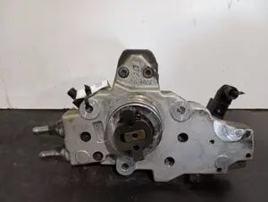 Foto de BOMBA INYECCION MERCEDES-BENZ SPRINTER II CAMIÓN referencia A6460700401 foto 2