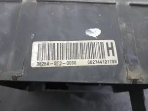 Foto de CAJA RELES / FUSIBLES HONDA CIVIC 5 PUERTAS (MA/MB) referencia 3825AST3G000 foto 3