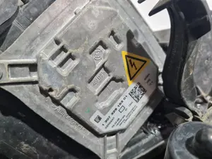 Foto de FARO IZQUIERDO BMW SERIE 3 CABRIO (E93) referencia 716214115 foto 7
