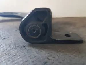Foto de BRAZO SUSPENSION INFERIOR DELANTERO DERECHO SIN MARCA SIN MODELO referencia 04211074878 foto 3
