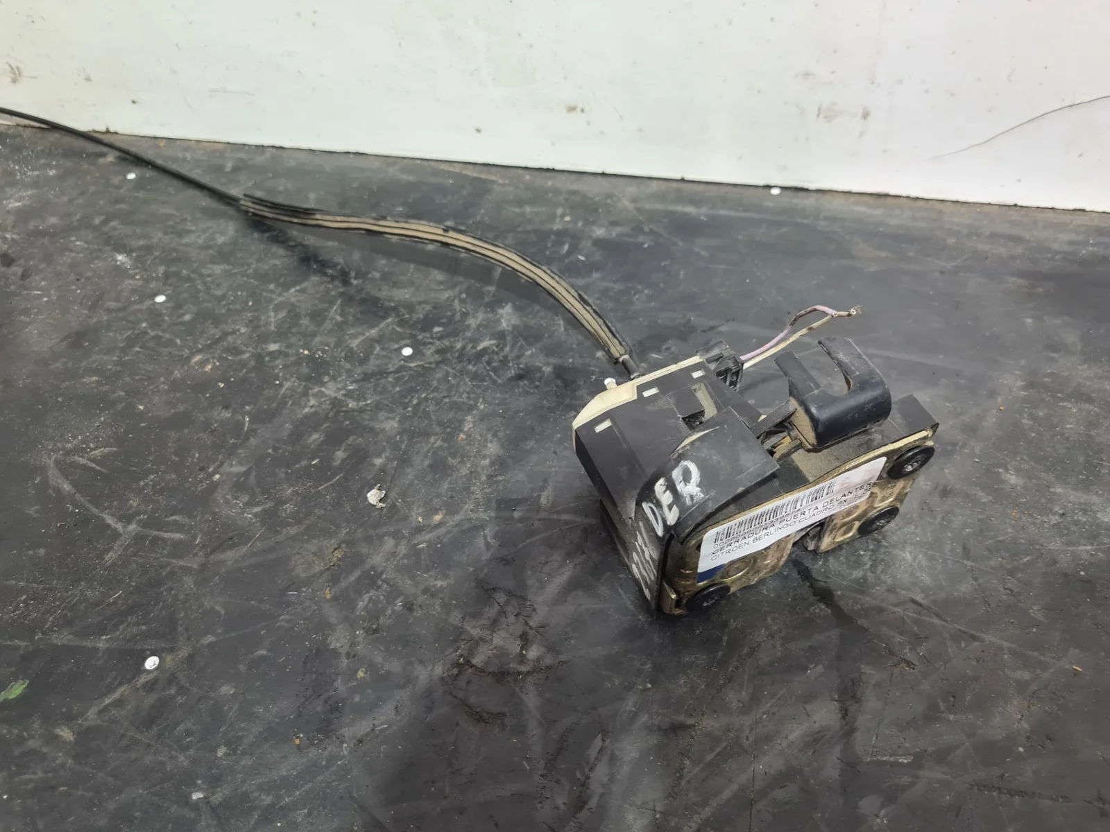 Foto de CERRADURA PUERTA DELANTERA DERECHA CITROEN BERLINGO FURGÓN