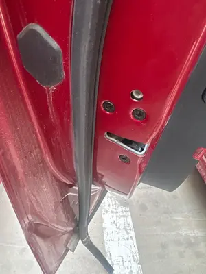 Foto de CERRADURA PUERTA DELANTERA IZQUIERDA FORD FOCUS BERLINA (CGE)