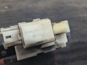 Foto de CERRADURA MALETERO / PORTON RENAULT MEGANE II BERLINA 5P referencia 8200076240E foto 4