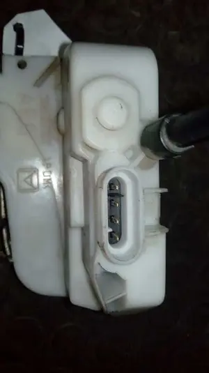 Foto de CERRADURA PUERTA TRASERA IZQUIERDA RENAULT MEGANE II GRANDTOUR foto 4