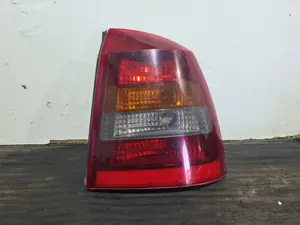 Foto de PILOTO TRASERO DERECHO OPEL ASTRA G BERLINA referencia 13117099