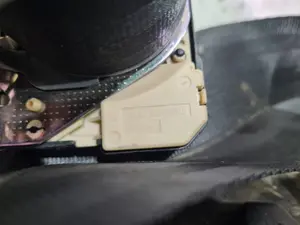 Foto de CINTURON SEGURIDAD DELANTERO DERECHO FORD FOCUS BERLINA (CAP) referencia 33040326 foto 5