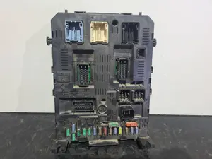 Foto de CAJA RELES / FUSIBLES SIN MARCA SIN MODELO referencia 281197595