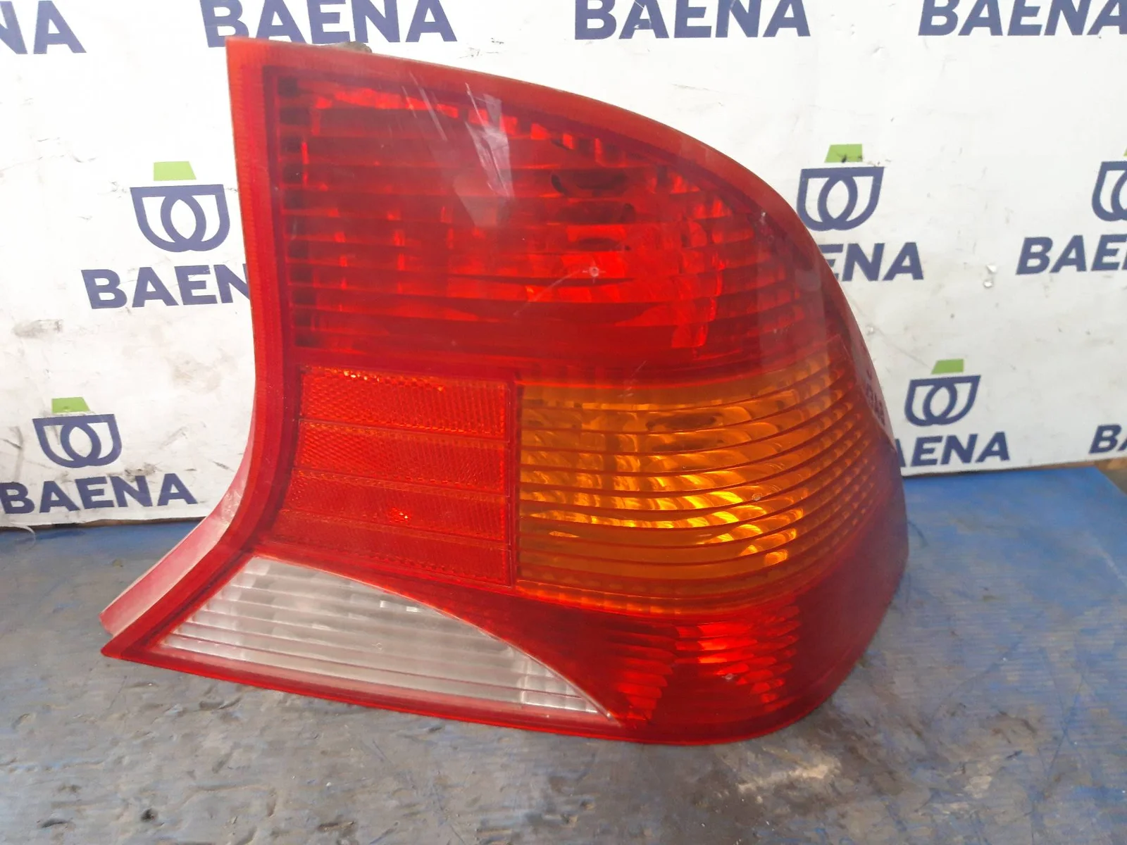 Foto de PILOTO TRASERO DERECHO FORD FOCUS BERLINA (CAK) referencia XSAX13404