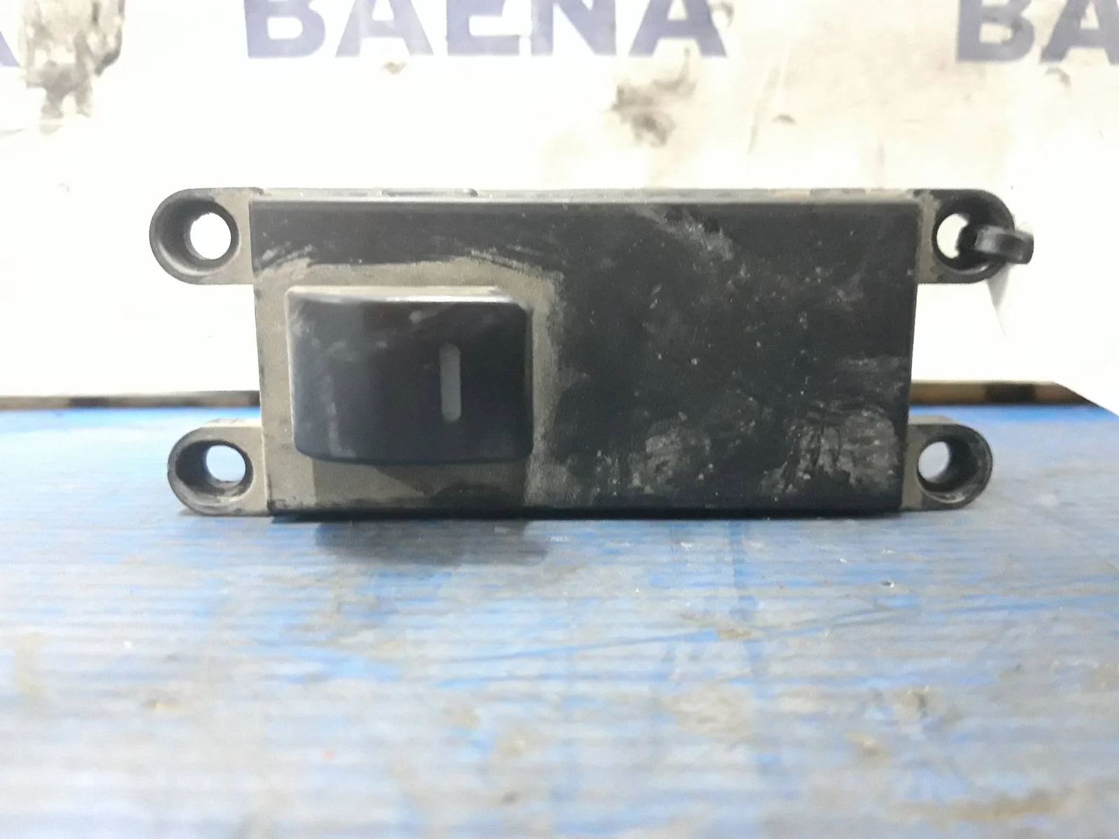 Foto de MANDO ELEVALUNAS TRASERO IZQUIERDO NISSAN MAXIMA QX (A32) referencia 2543144U60