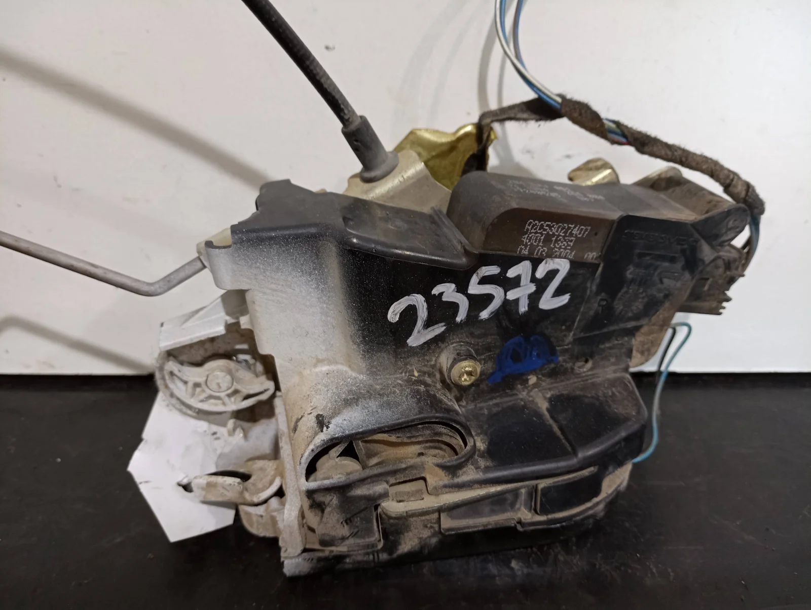 Foto de CERRADURA PUERTA DELANTERA DERECHA MERCEDES-BENZ VITO FURGÓN (639) referencia A2C53027407