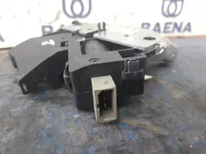 Foto de CERRADURA MALETERO / PORTON VOLKSWAGEN PASSAT BERLINA (3C2) referencia 4F5827505D foto 2