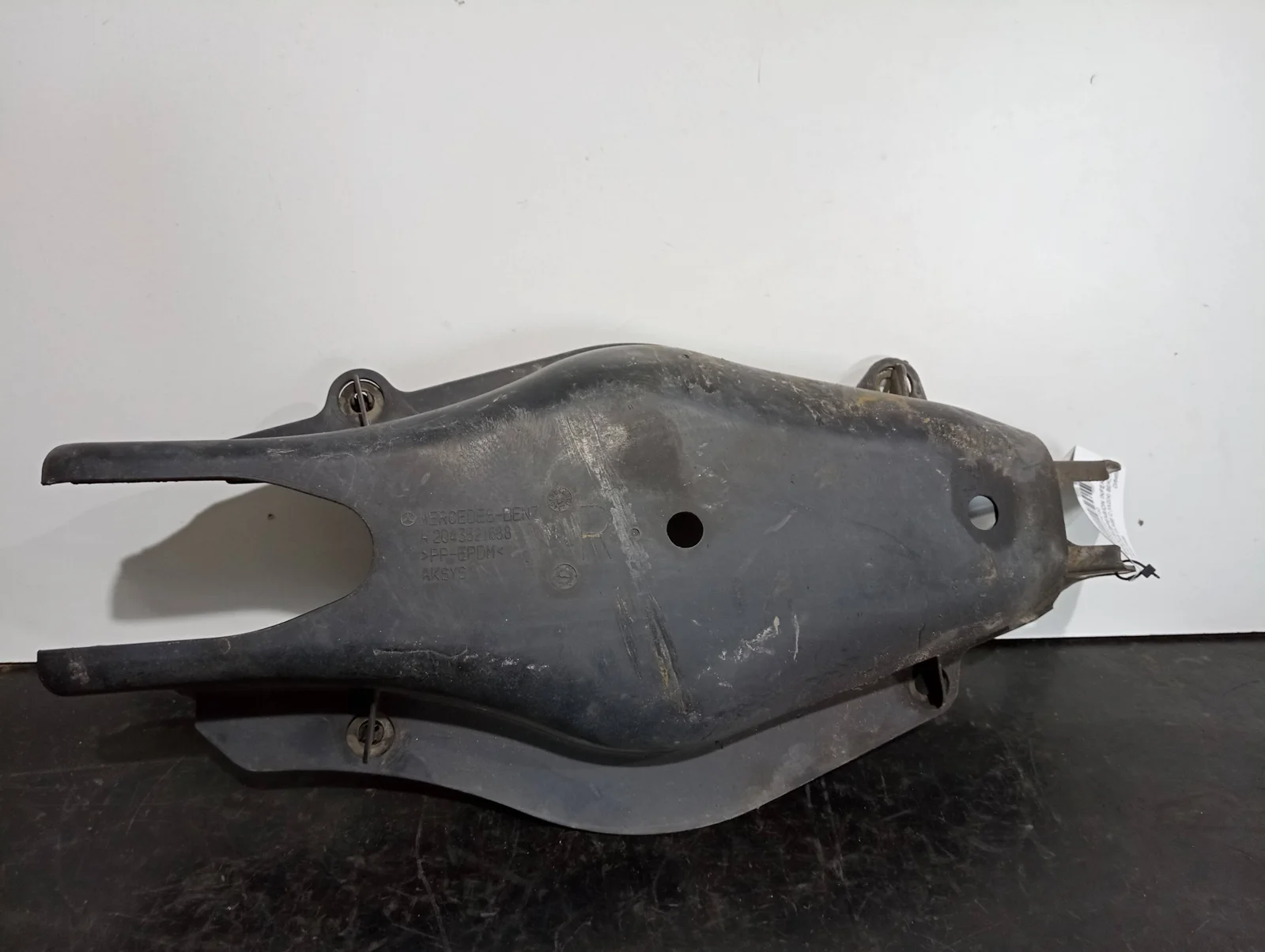 Foto de BRAZO SUSPENSION INFERIOR TRASERO DERECHO MERCEDES-BENZ CLASE C (BM 204) BERLINA referencia A2043521688