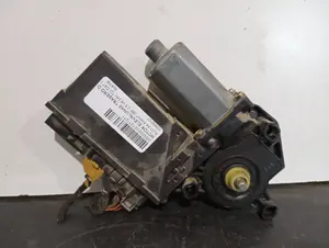 Foto de MOTOR ELEVALUNAS TRASERO DERECHO AUDI A4 AVANT (8E) referencia 105849101 foto 3