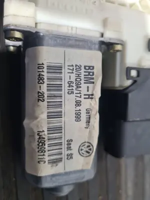 Foto de MOTOR ELEVALUNAS TRASERO IZQUIERDO SEAT TOLEDO (1M2) referencia 9776101439203 foto 4