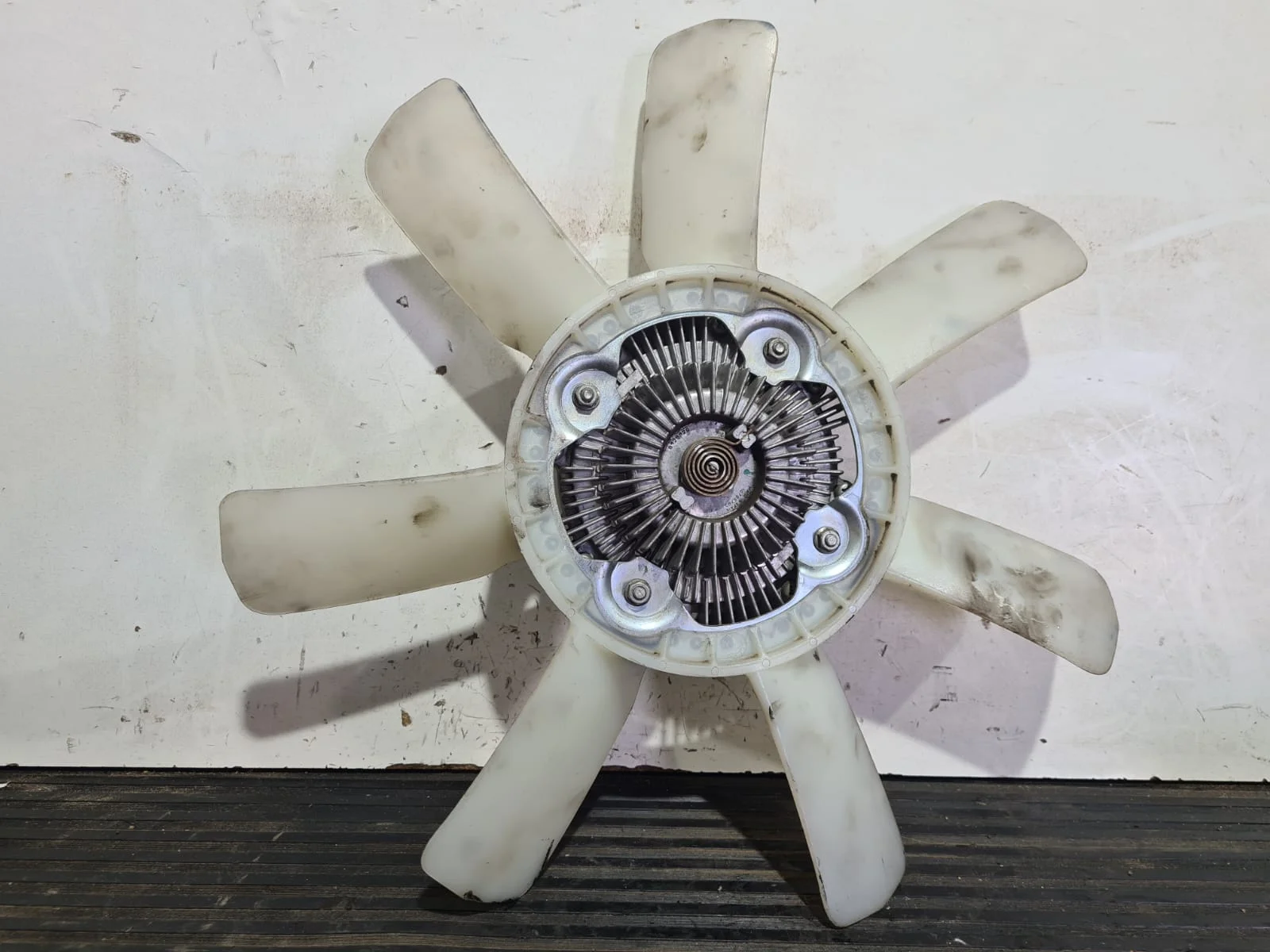 Foto de VENTILADOR VISCOSO MOTOR NISSAN CABSTAR referencia 8126129