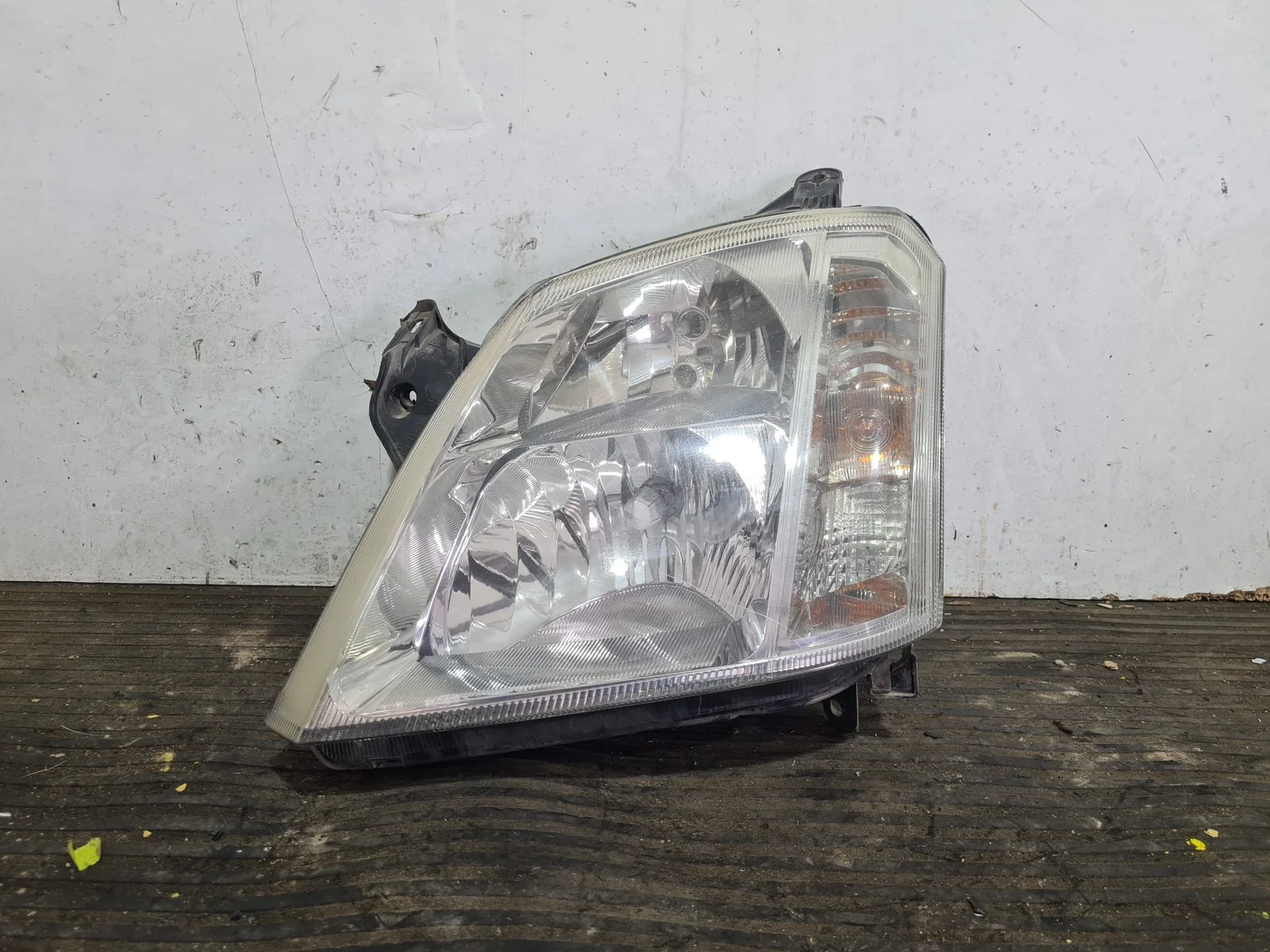 Foto de FARO DERECHO OPEL MERIVA referencia 93321052