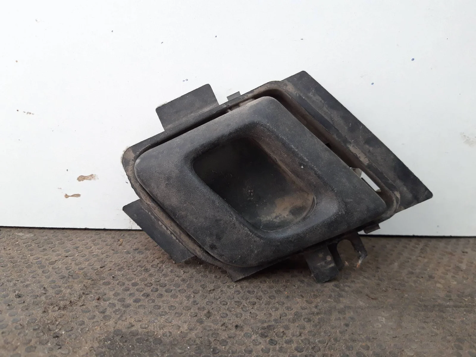 Foto de MANETA INTERIOR DELANTERA DERECHA SIN MARCA SIN MODELO referencia 6K0837222A