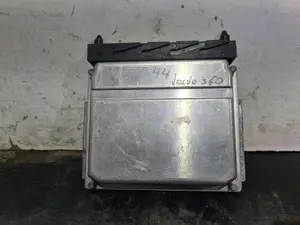 Foto de CENTRALITA MOTOR UCE VOLVO S60 BERLINA referencia 0281011078 foto 1