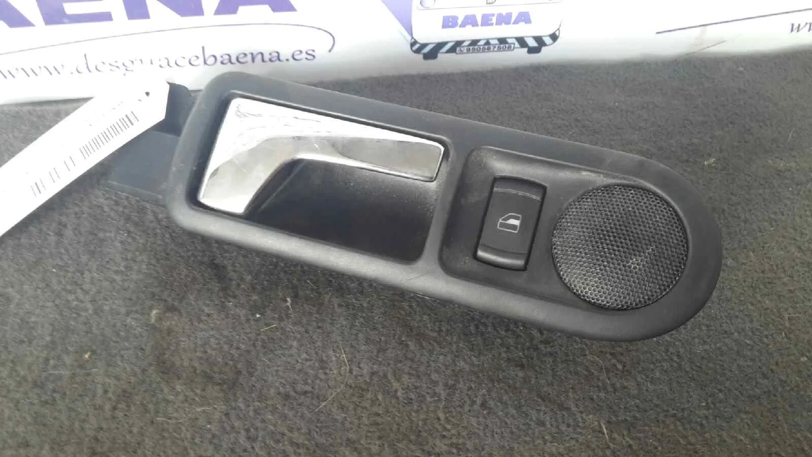 Foto de MANETA INTERIOR TRASERA DERECHA SIN MARCA SIN MODELO referencia 3B0839114