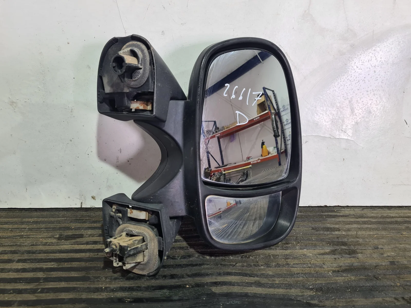 Foto de RETROVISOR DERECHO RENAULT TRAFIC II COMBI referencia 09240
