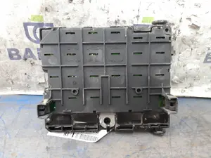 Foto de CAJA RELES / FUSIBLES SIN MARCA SIN MODELO referencia 9657608880 foto 2