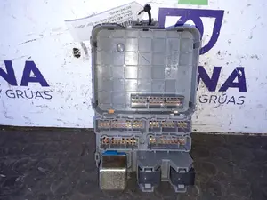 Foto de CAJA RELES / FUSIBLES SIN MARCA SIN MODELO referencia 3821AS1AE100 foto 2