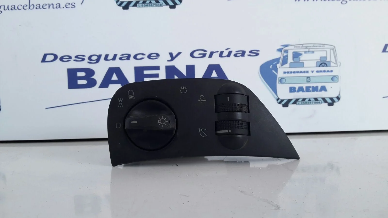 Foto de MANDO LUCES SIN MARCA SIN MODELO referencia 6N1941531M