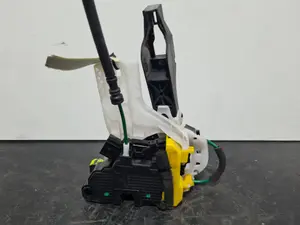 Foto de CERRADURA PUERTA DELANTERA DERECHA SIN MARCA SIN MODELO referencia 81320A6110 foto 3
