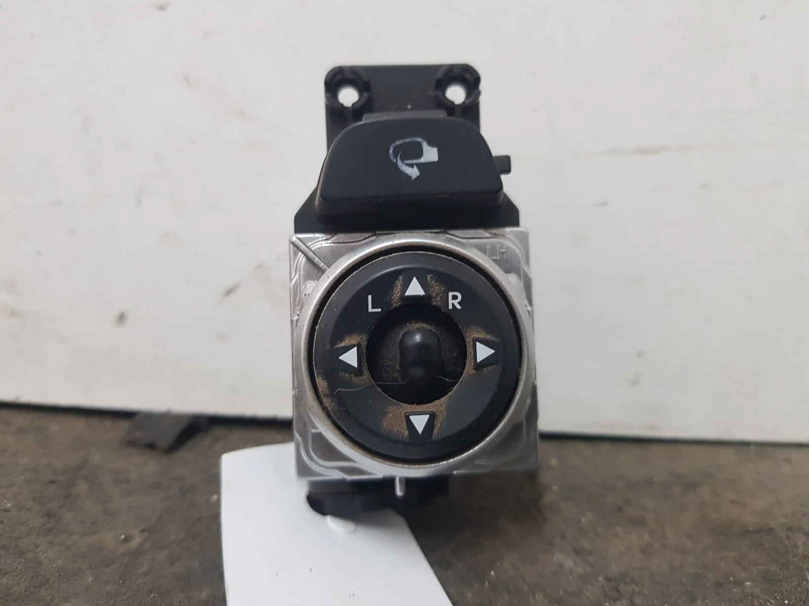 Foto de MANDO RETROVISOR SIN MARCA SIN MODELO referencia 39Y4811110