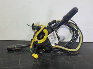Foto de MANDO MULTIFUNCION OPEL MONTEREY referencia 89716393
