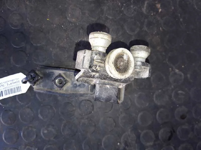 Foto de SOPORTE / GUIA PUERTA CORREDERA VOLKSWAGEN CADDY (2K)(02.2004)
