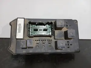 Foto de CAJA RELES / FUSIBLES JEEP GRAND CHEROKEE (WH) referencia 56049915AA