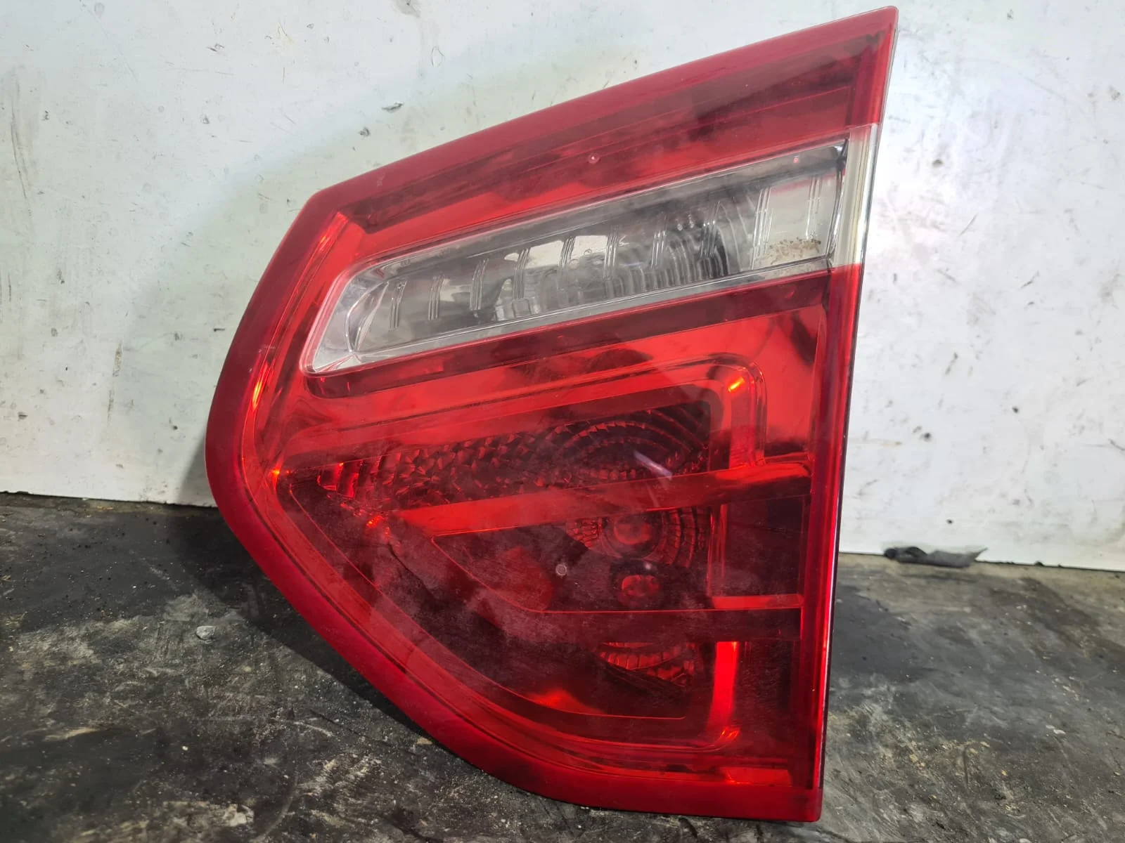 Foto de PILOTO TRASERO DERECHO INTERIOR CITROEN C4 PICASSO referencia 9653547677
