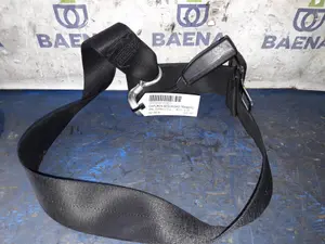 Foto de CINTURON SEGURIDAD TRASERO CENTRAL OPEL CORSA C referencia 33013557B