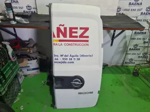 Foto de PORTON TRASERO DERECHO OPEL COMBO D