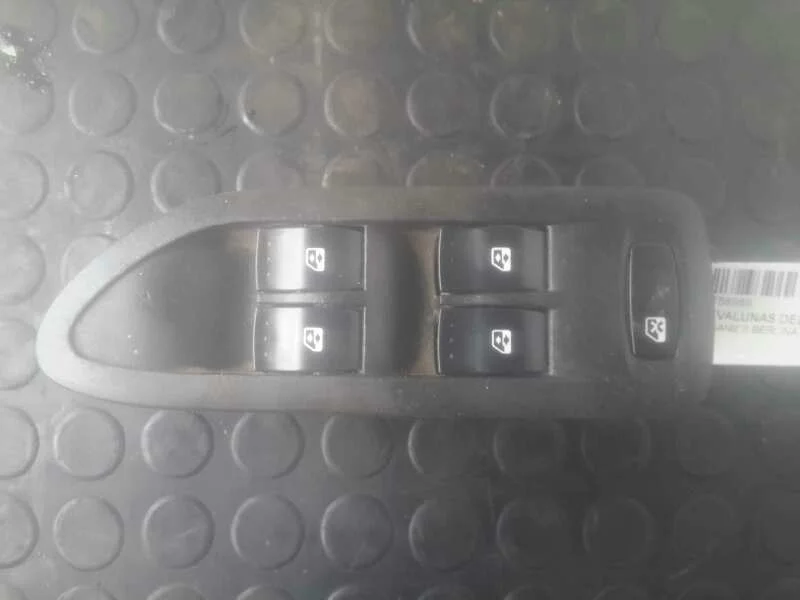 Foto de MANDO ELEVALUNAS DELANTERO IZQUIERDO SIN MARCA SIN MODELO referencia 8200397227