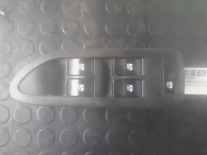 Foto de MANDO ELEVALUNAS DELANTERO IZQUIERDO SIN MARCA SIN MODELO referencia 8200397227