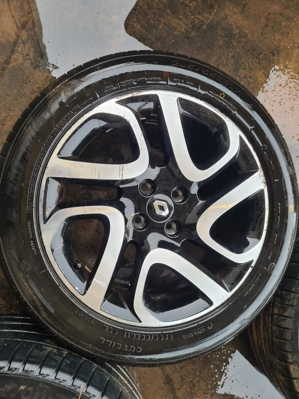 Foto de JUEGO LLANTAS RENAULT CAPTUR I
