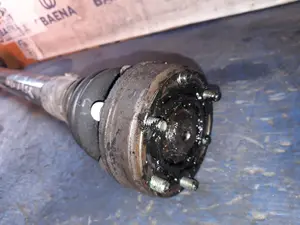 Foto de TRANSMISION DELANTERA DERECHA SIN MARCA SIN MODELO foto 3