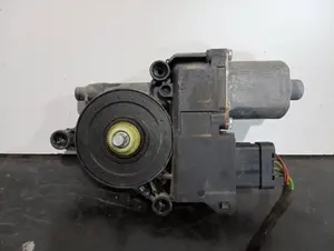 Foto de MOTOR ELEVALUNAS DELANTERO DERECHO PEUGEOT 308 referencia 9657247580 foto 3