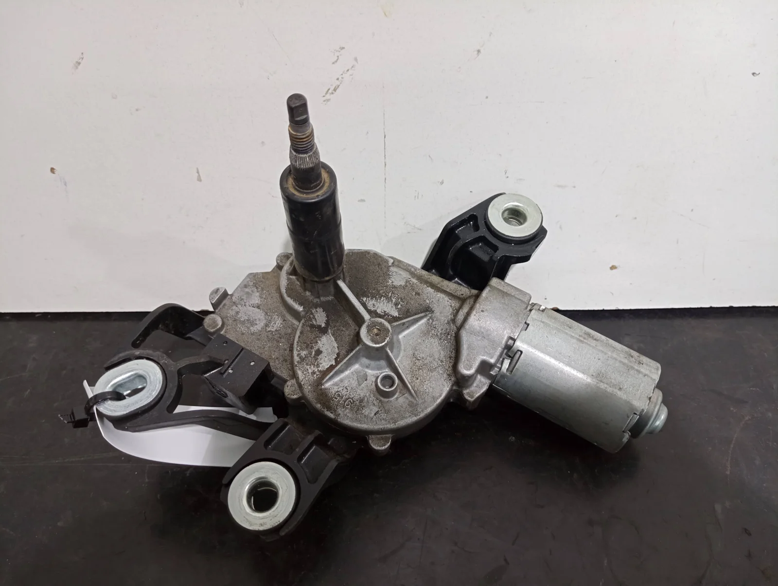 Foto de MOTOR LIMPIA TRASERO VOLKSWAGEN GOLF V (1K1)(10.2003) referencia 0390201809