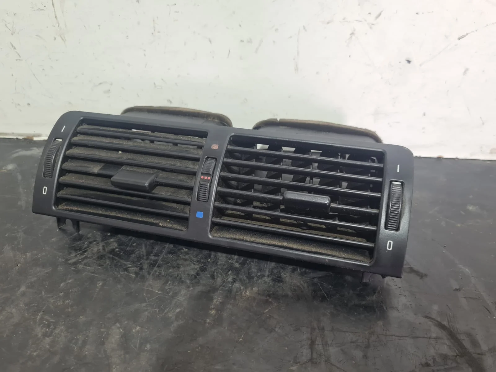 Foto de AIREADOR CENTRAL BMW SERIE 3 BERLINA (E46) referencia 8361895