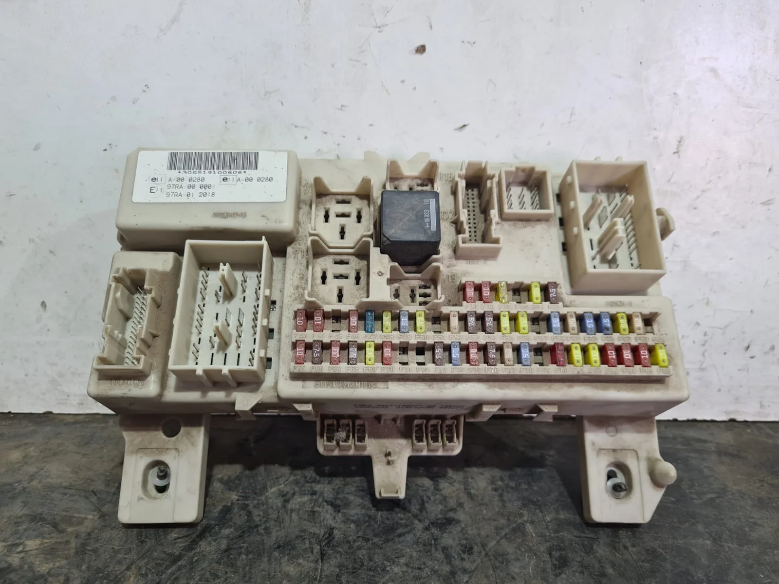 Foto de CAJA RELES / FUSIBLES FORD FOCUS C-MAX (CAP)(2003) referencia 4M5T14A073DG