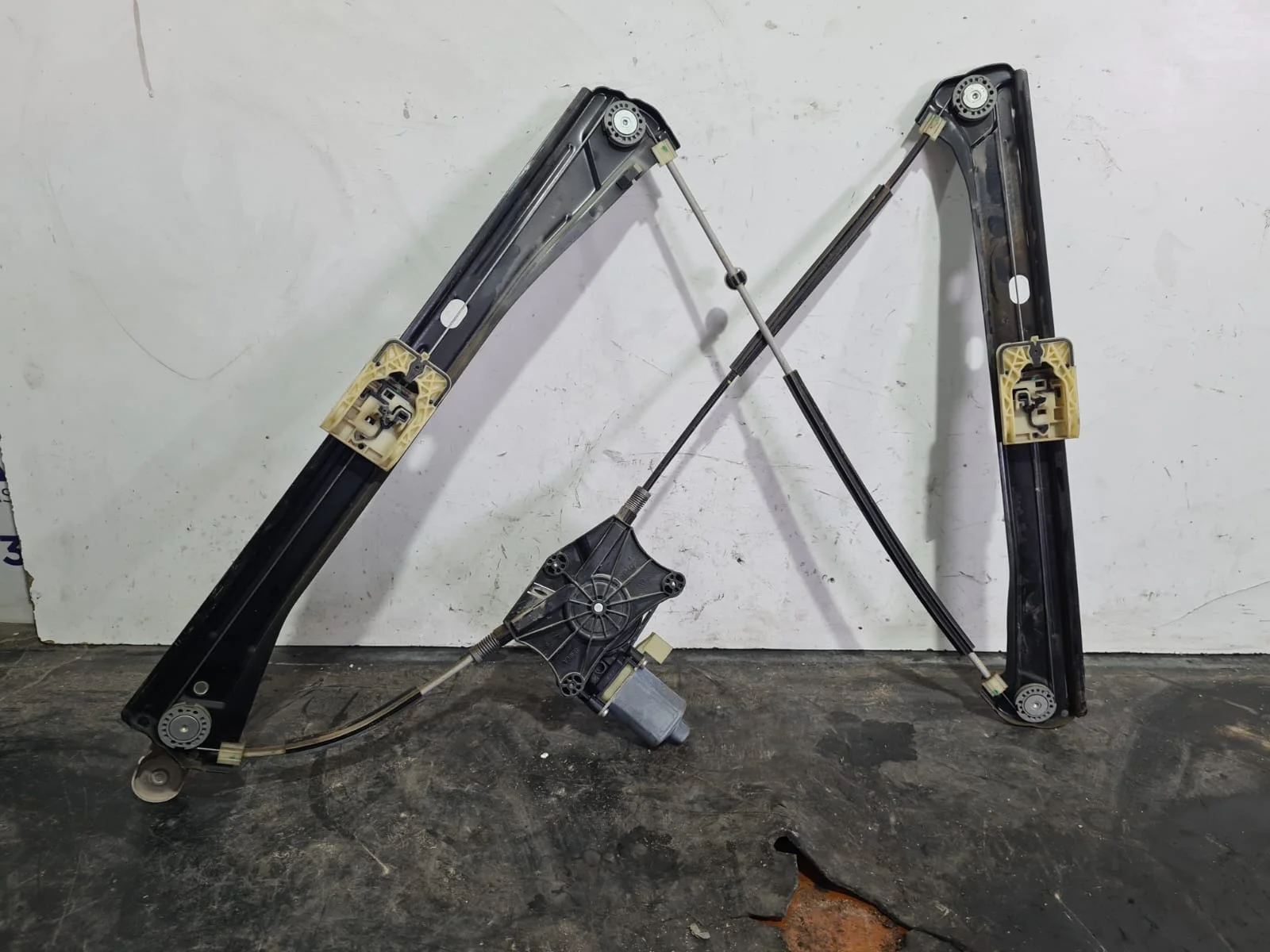 Foto de ELEVALUNAS DELANTERO IZQUIERDO VOLKSWAGEN TIGUAN (AD1) referencia 5Q0959802B
