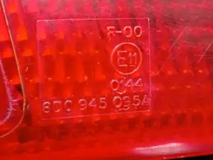 Foto de PILOTO TRASERO IZQUIERDO AUDI A4 AVANT (B5) referencia 8D0945095A foto 2