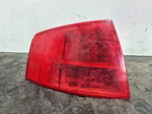 Foto de PILOTO TRASERO IZQUIERDO AUDI A8 (4E) referencia 4E0945095C