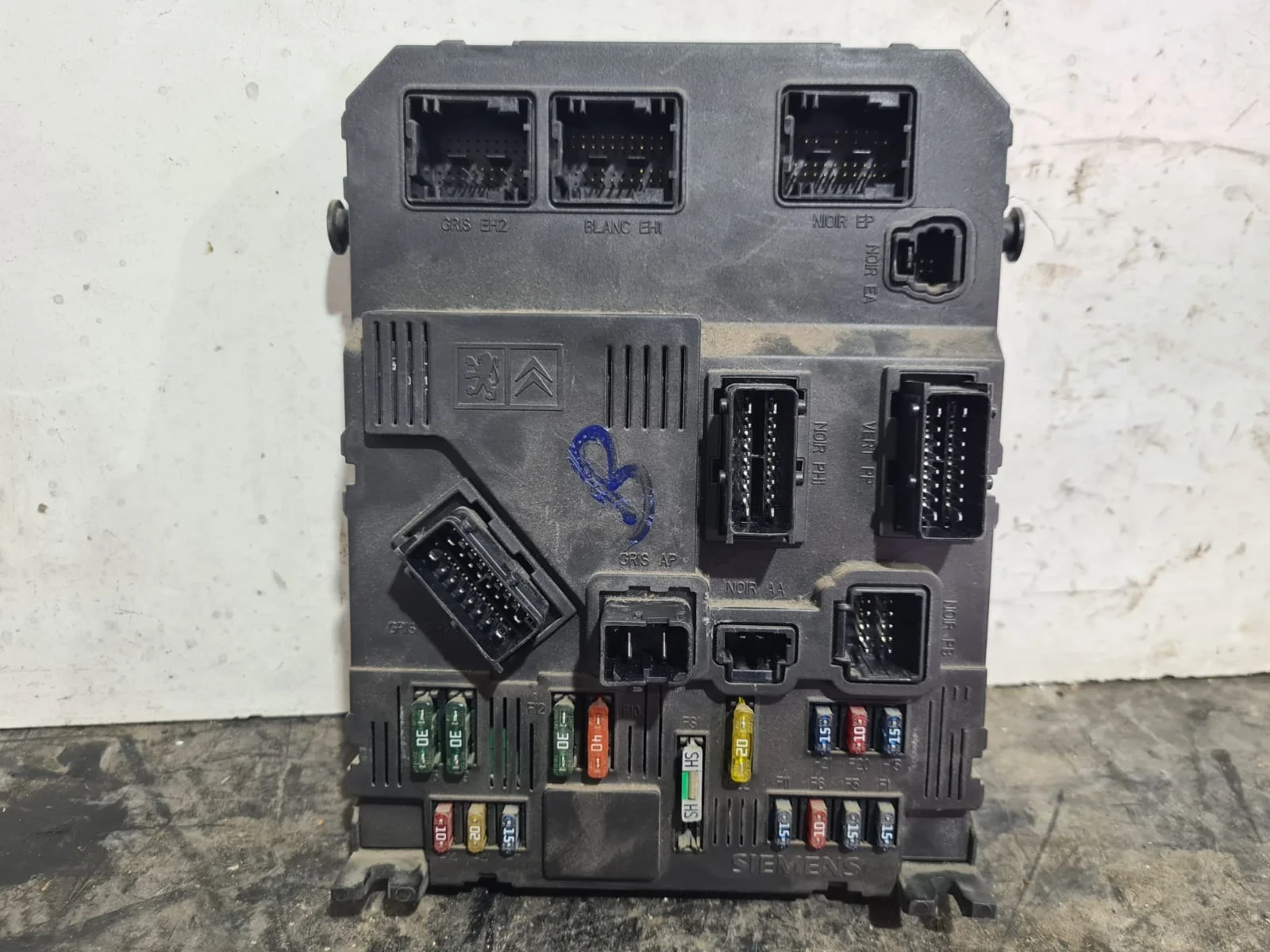 Foto de CAJA RELES / FUSIBLES PEUGEOT 206 referencia 9652474780
