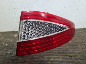 Foto de PILOTO TRASERO DERECHO FORD MONDEO BERLINA (CA2) referencia 084311973R