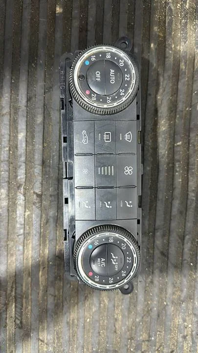 Foto de MANDO CALEFACCION / AIRE ACONDICIONADO MERCEDES-BENZ CLASE ML (BM 164) referencia A2518207989